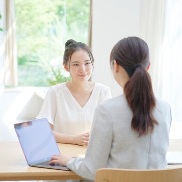 チャットレディは普通の女の子なら誰でも働ける「会わない」「触られない」「バレない」全く新しい高収入アルバイトです。働く時間は自由でノルマもありません。ご応募頂くほとんどの女性が未経験からのスタート。ライブチャットで稼ぐノウハウも親切丁寧にお教えします。当社最高月収は172万円！貴女も月収100万円オーバーも夢じゃありません。